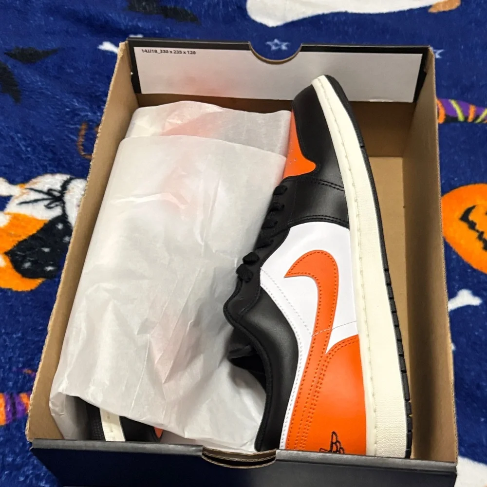 Jordan Men's Black and Orange Low-Top Sneakers